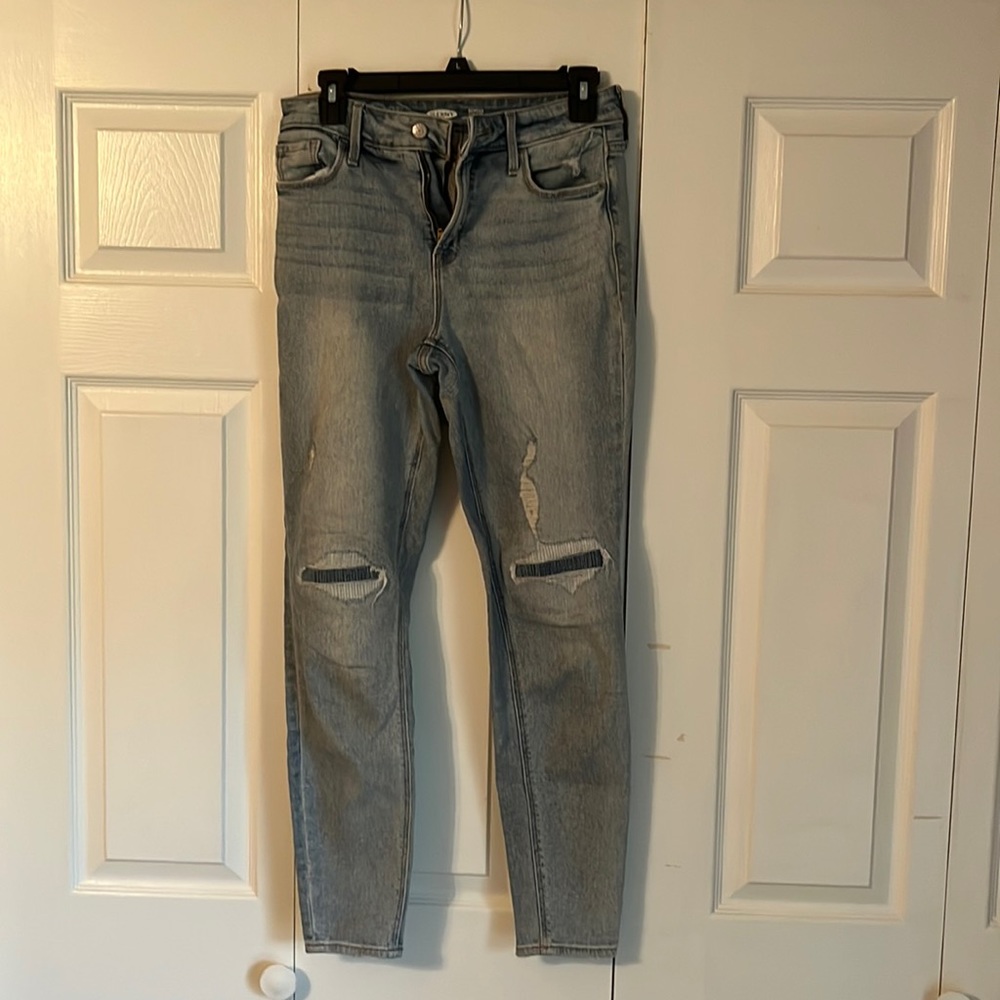 Light wash skinny jeans